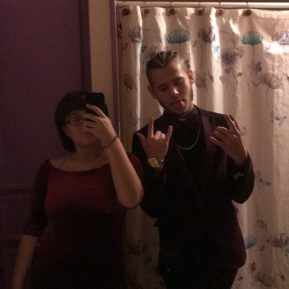 Meet your Posher, Jordan - Picture 2 of 4